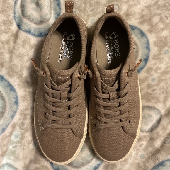 Skechers Ladies  Brown Canvas Sneakers Size 8 - Picture 2 of 10